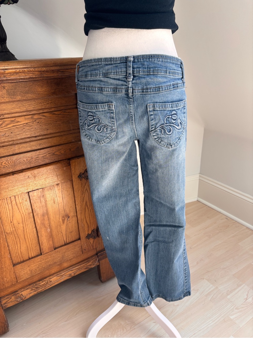 Nevada Low Rise Jeans 💙 - Picture 2 of 7